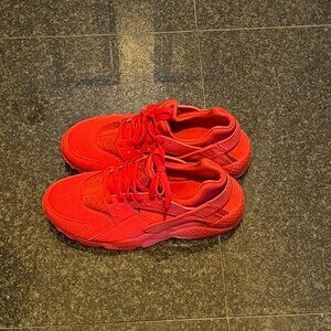 Nike Air Huarache Triple Red